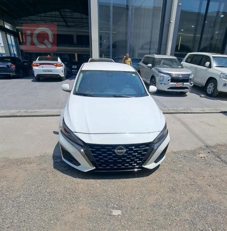 نيسان ألتيما